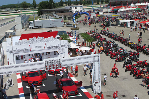 Audi mit Schmidhuber auf der World Ducati Week in Misano