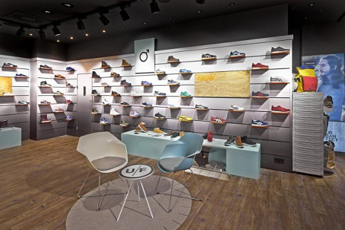 Jazzunique realisiert Sneaker Store Urbanfeet in Neu-Isenburg