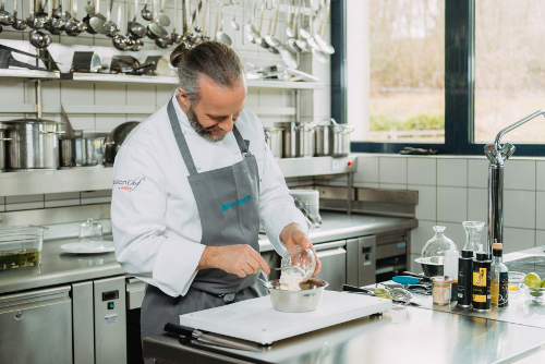 DDB bewirbt Live-Cooking-Event „Taste Academy“ von AEG