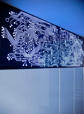 Smart-Glass-Lösung von LightGlass im FEEI-Foyer