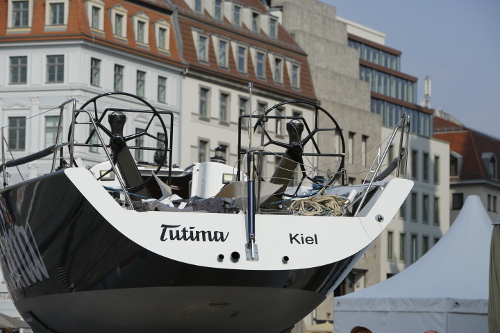 Fairnet bringt Tutima-Yacht zur Einheitsfeier