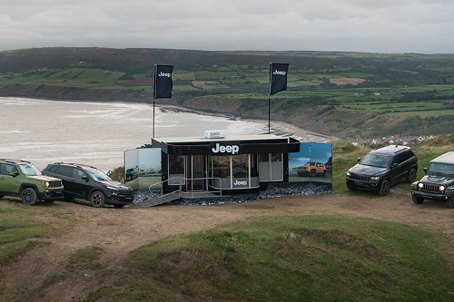 Jeep eröffnet Jubiläums-Showroom für Geländewagen