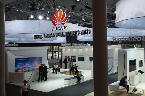 MDL expo International realisiert Setbau für das Ultra-Broadband-Forum 2016