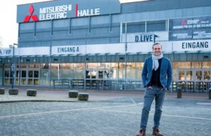 General Manager für die Mitsubishi Electric Halle