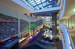 Lindner Hotel BayArena mit Test-Drive-In