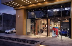 Porsche Studios zeigen neues Konzept für urbanen Retail Porsche Studio in Hanoi (Fotos: Porsche)