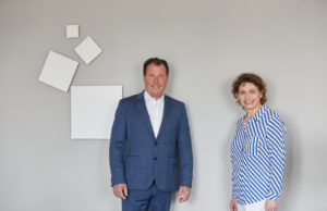 Messe Frankfurt fordert klares Signal für die Wiederzulassung von Messen Wolfgang Marzin und Nicola Beer (Foto: Messe Frankfurt/Jean-Luc Valentin)