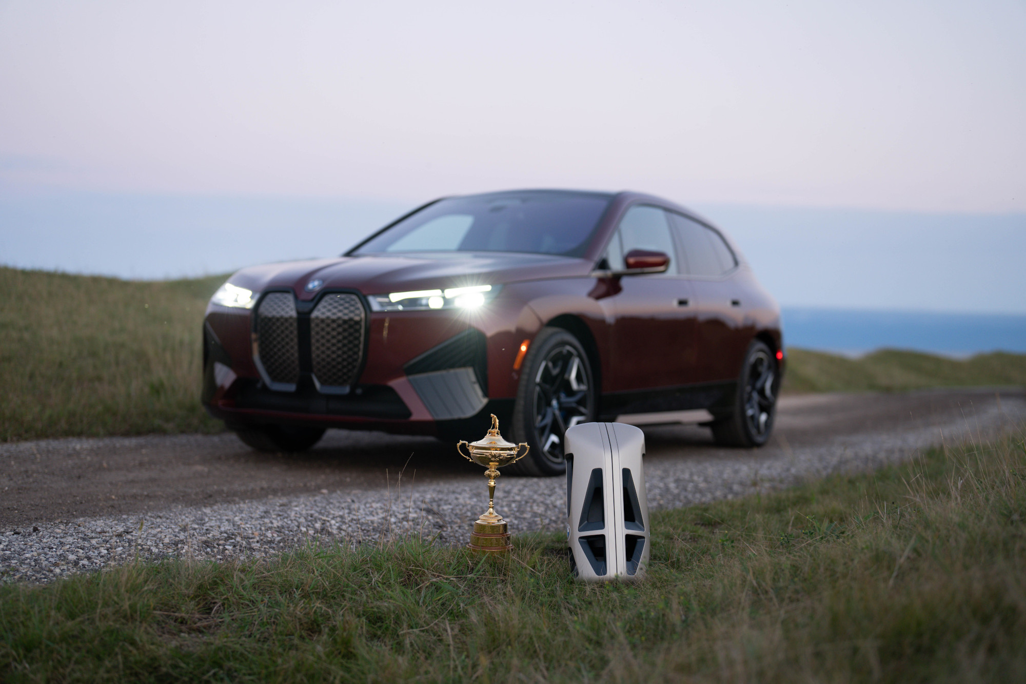 BMW verschafft der Ryder Cup Trophäe den großen Auftritt