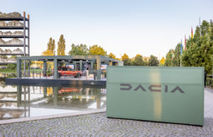 Dacia mit Base Camp und Lake Camp bei der IAA Mobility Der Jogger om Lake Camp (Fotos: Renault Communications)