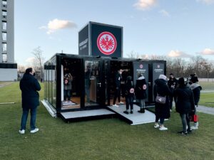 Pop-up Fanshop (Fotos: Eintracht Frankfurt/payfree)