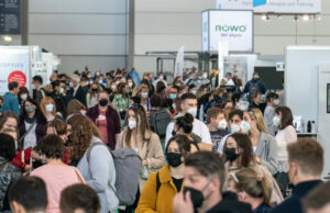 Besucher bei der therapie Leipzig (Foto: Leipziger Messe/Uwe Frauendorf)