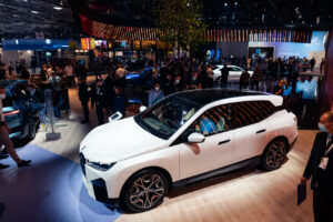 BMW auf dem IAA Summit 2021 (Foto: Messe München)