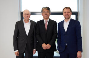 Dr. Reinhard Pfeiffer, Evan Sha und Stefan Rummel (von links, Foto: Messe München)