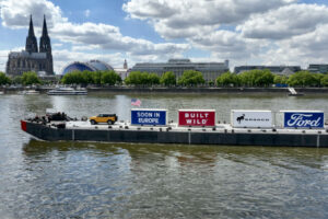 Ford Bronco Aktion auf dem Rhein