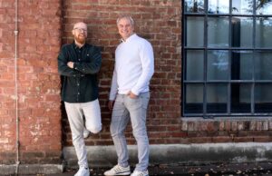 Christian Poswa folgt Detlef Wintzen als CEO bei insglück Frederick Nimmesgern und Christian Poswa (von links, Foto: insglück)