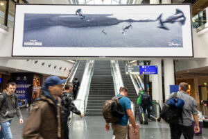 Deluxe Board im Flughafen Frankfurt (Fotos: Media Frankfurt)