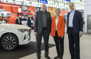 Ralph Wuttke (Chefredakteur „Flottenmanagement“), Kirstin Deutelmoser und Wolfram N. Diener (von links, Foto: Messe Düsseldorf, ctillmann)