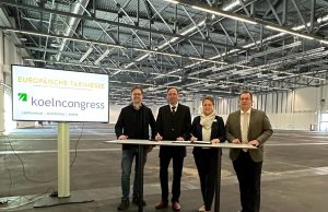 Vertragsunterzeichnung in Köln (Foto: Koelncongress GmbH)
