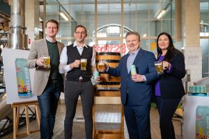 Matthias Friedrich von Pro Event Team, Tobias Frank von der Ottakringer Brauerei, Bürgermeister Dr. Michael Ludwig und Barbara Novak von der SPÖ Wien (von links, Foto: Billa/Markus Sibrawa)