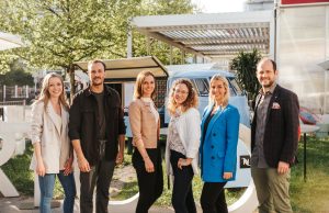 Hannah-Sophie Elsner und Doron Nadav von Good Life Crew, Simone-Iris Reeh, Pauline Schreuder und Dominique Seywald von Nespresso Österreich, David Strolz von strolzevents (von links, Foto: Philipp Lipiarski)