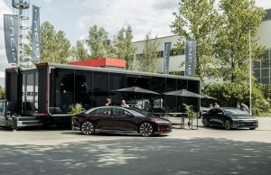 Mobiles Studio der Lucid Air Tour (Foto: Lucid Group)