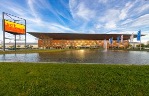 Messe Karlsruhe Frontansicht (Foto: Messe Karlsruhe/Jürgen Rösner)