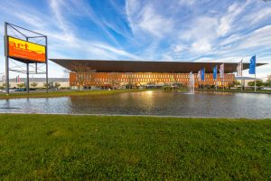 Messe Karlsruhe Frontansicht (Foto: Messe Karlsruhe/Jürgen Rösner)