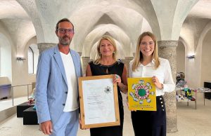 Peter Paul Mölk mit Christine Keth und Barbara Plattner von Innsbruck Tourismus (von links, Foto: Innsbruck Tourismus)