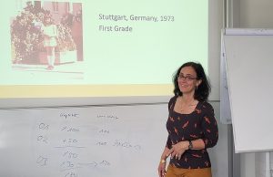 Eva Rowe von der Messe Düsseldorf North America bei ihrem Vortrag (Foto: Andreas Moerke)
