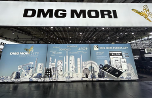 Die neue App auf der EMO 2023 (Foto: DMG Mori/Arvato Systems)