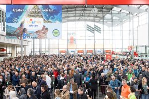 Besucherandrang bei der Messe f.re.e 2023 (Foto: Messe München)