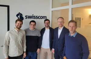 Alexander Spahn (CEO Veertly), Joao Aguiam (CTO Veertly), Joschka Finkbeiner (CFO Veertly), Tobias Saurer und Sven Bethke (Swisscom Broadcast) (von links, Foto: Swisscom Broadcast)