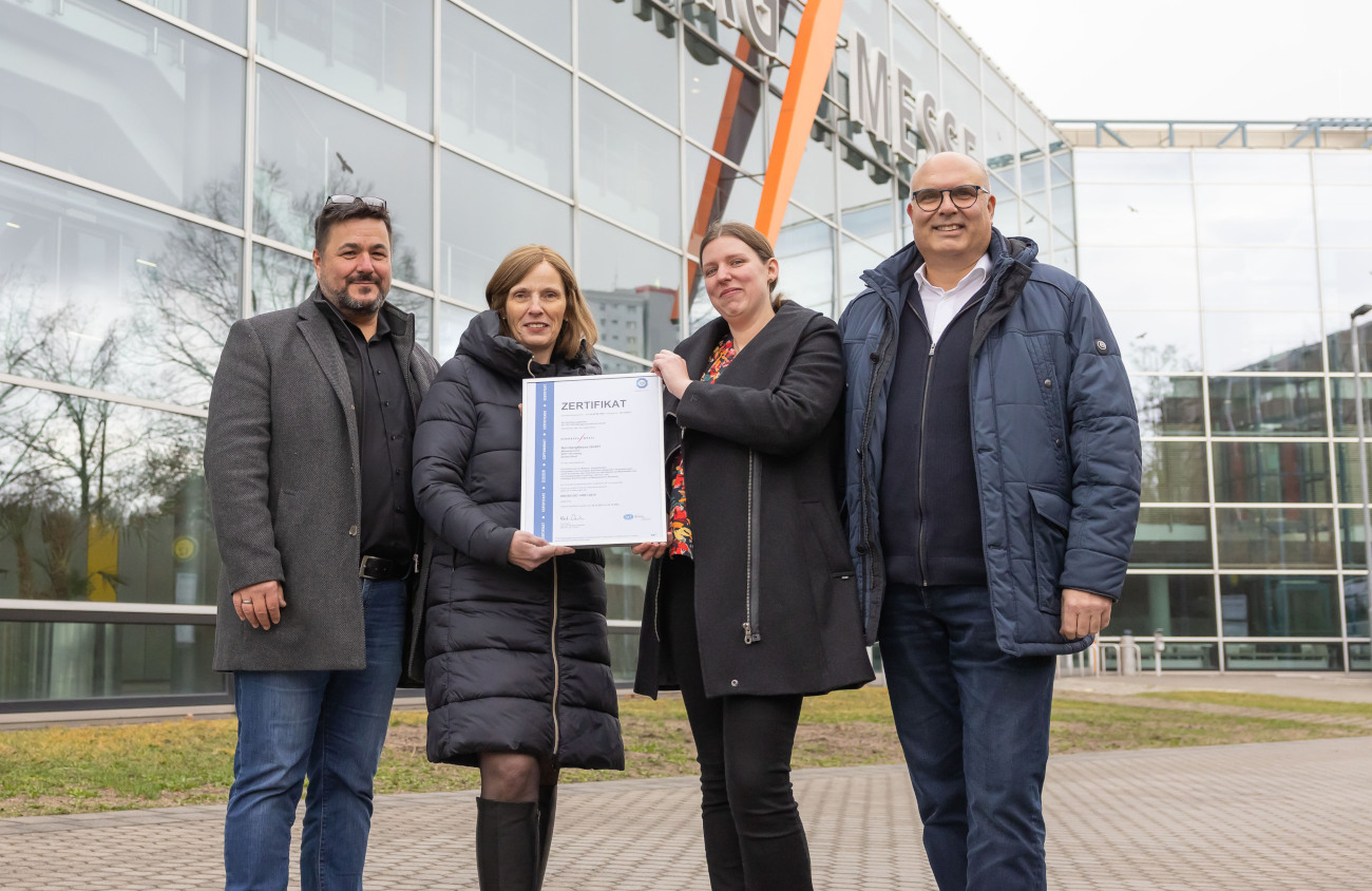 TÜV-Zertifikat für Umwelt-Management der NürnbergMesse (Foto: NürnbergMesse/Ralf Rödel)