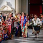 Partnerschaft mit Mercedes-Benz: RIANNA + NINA präsentierten ihre neue Kollektion OPERA auf der Berlin Fashion WeekPartnerschaft mit Mercedes-Benz: RIANNA + NINA präsentierten ihre neue Kollektion OPERA auf der Berlin Fashion Week