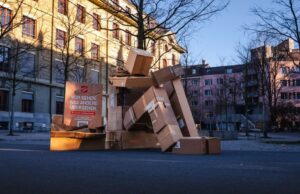 Marketingaktion „Homeless Cardboards“ (Fotos: Timon Flükiger/thjnk)