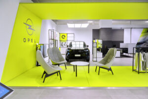 Opel rollt neues CI-Konzept für Showrooms aus (Fotos: Stellantis Germany)