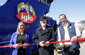 Käpt'n iglo mit Tanja Cohrt und Philipp Kluck (Foto: iglo Deutschland)