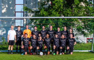 Team der NünbergMesse beim Messestädte-Fußballturnier (Foto: NürnbergMesse/Janik Plewinski)