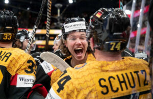 DEB verlängert mit Infront (Foto: Infront)