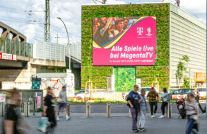 Neuer Vertical Garden in Berlin (Foto: Ströer Gruppe)