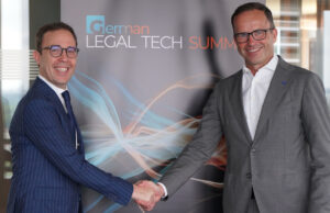 Jörg Offenhausen und Dr. Jochen Köckler (von links, Foto: Deutsche Messe AG)
