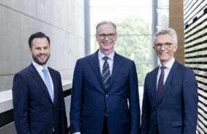Marius Berlemann, Wolfram N. Diener und Bernhard J. Stempfle (von links, Foto: Messe Düsseldorf/Andreas Wiese)
