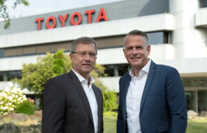Thomas Schalberger und Markus Burgmer (von links, Foto: Toyota Deutschland)