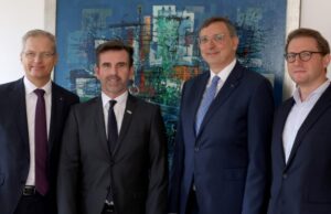 RVS-Geschäftsleiter Andreas Derndorfer, die beiden Geschäftsführer Christian Chytil (Impacts Holding) und Andreas Berger (RVS), Bernhard Tomasi (RVS) (von links, Foto: RVS)