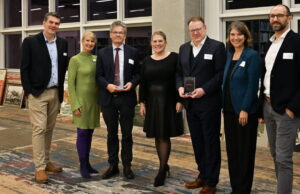 Michael Biwer (Messe Frankfurt Venue GmbH), Eva Klinger (Messe Frankfurt Venue GmbH), Prof. Dr. med. Felix Rosenow (Universitätsklinikum Frankfurt, Goethe-Universität), Stadträtin Stephanie Wüst, Torsten Burmester (Deutscher Olympischer Sportbund), Jutta Heinrich (Frankfurt Convention Bureau), Martin Süß (IHK Frankfurt am Main) (von links, Foto: IHK Frankfurt/Paul Müller)