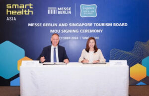 Dr. Mario Tobias mit Melissa Ow, Geschäftsführerin Singapore Tourism Board (Foto: Messe Berlin)