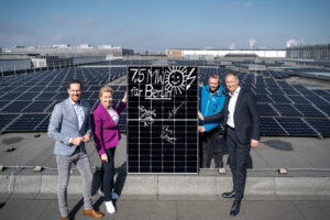 Messe Berlin weit größte Solar-Dachanlage Berlins ein (Fotos: Messe Berlin)