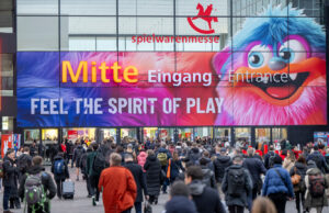 Eingang zur Spielwarenmesse 2025 (Foto: Spielwarenmesse/Lennart Preiss)