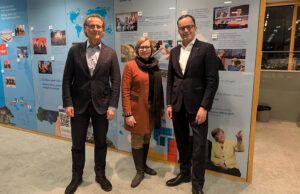 Hendrik Hochheim, Britta Wirtz und Dr. Jochen Köckler (von links, Foto: FKM)