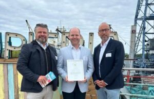 Andreas Markgraf (HanseMesse) Oliver Fudickar und Tourismusdirektor Matthias Fromm (von links, Foto: inRostock GmbH)